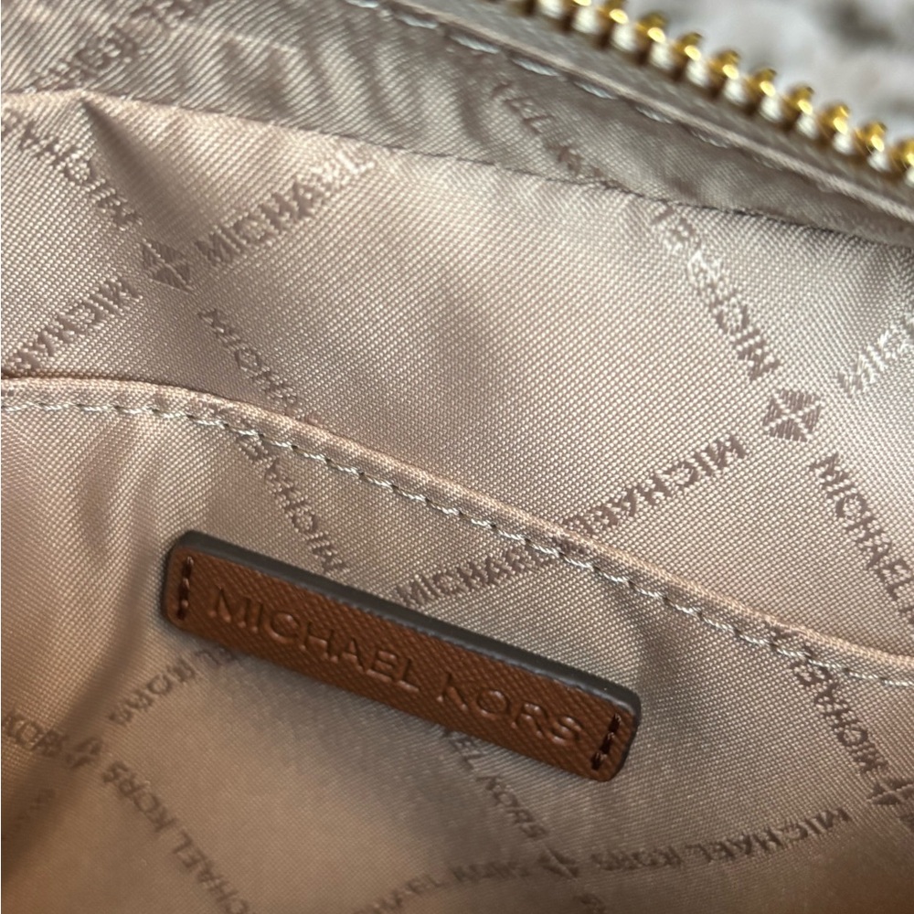 NWT Michael Kors Jet Set Large East West Chain Crossbody Vanilla - Picture 7 of 14